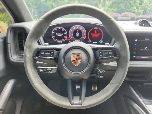 Certified 2025 Porsche Cayenne GTS w/ Premium Package Plus AWD/4WD image 20