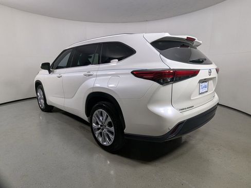 Used 2021 Toyota Highlander Limited image 6