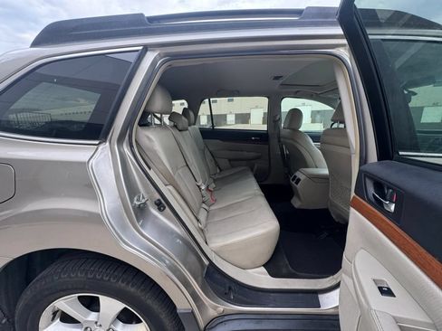 Used 2014 Subaru Outback 2.5i Limited AWD/4WD image 13