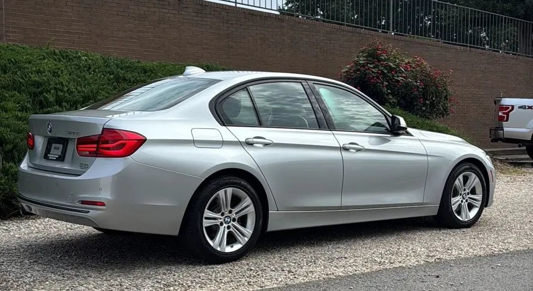 Used 2016 BMW 328i Sedan RWD image 6