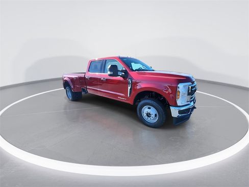 New 2026 Ford F350 XLT image 2