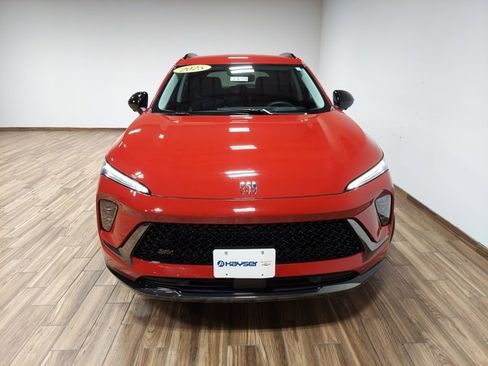 Certified 2025 Buick Envision Sport Touring image 17