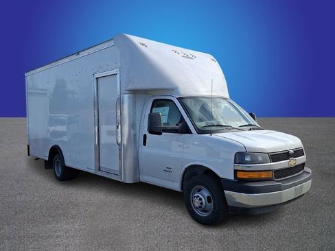 New 2025 Chevrolet Express 4500 Extended w/ Power Convenience Package RWD image 2