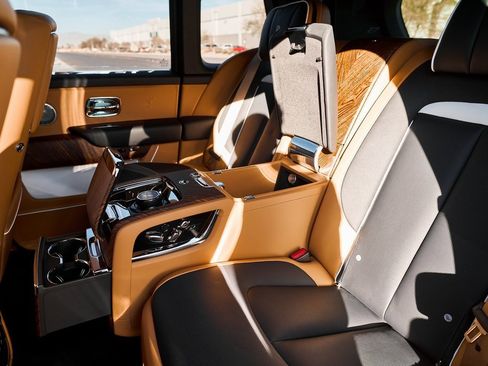 Used 2025 Rolls-Royce Cullinan image 58