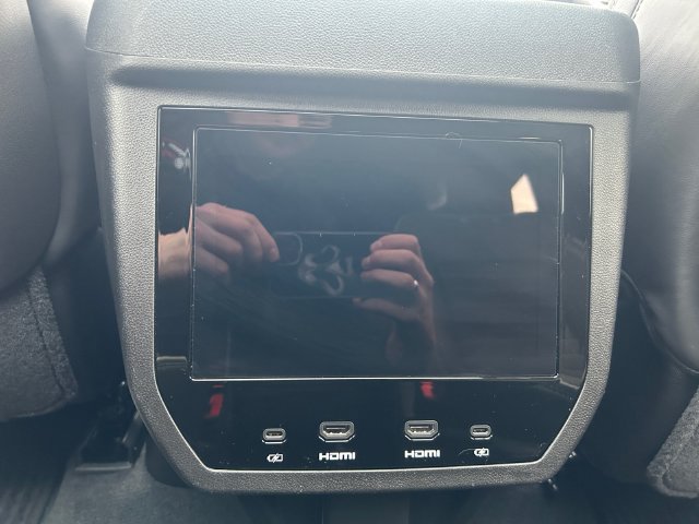 Used 2026 GMC Yukon Denali Ultimate AWD/4WD image 19