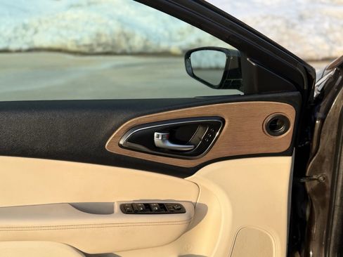 Used 2015 Chrysler 200 C w/ Navigation & Sound Group I image 17