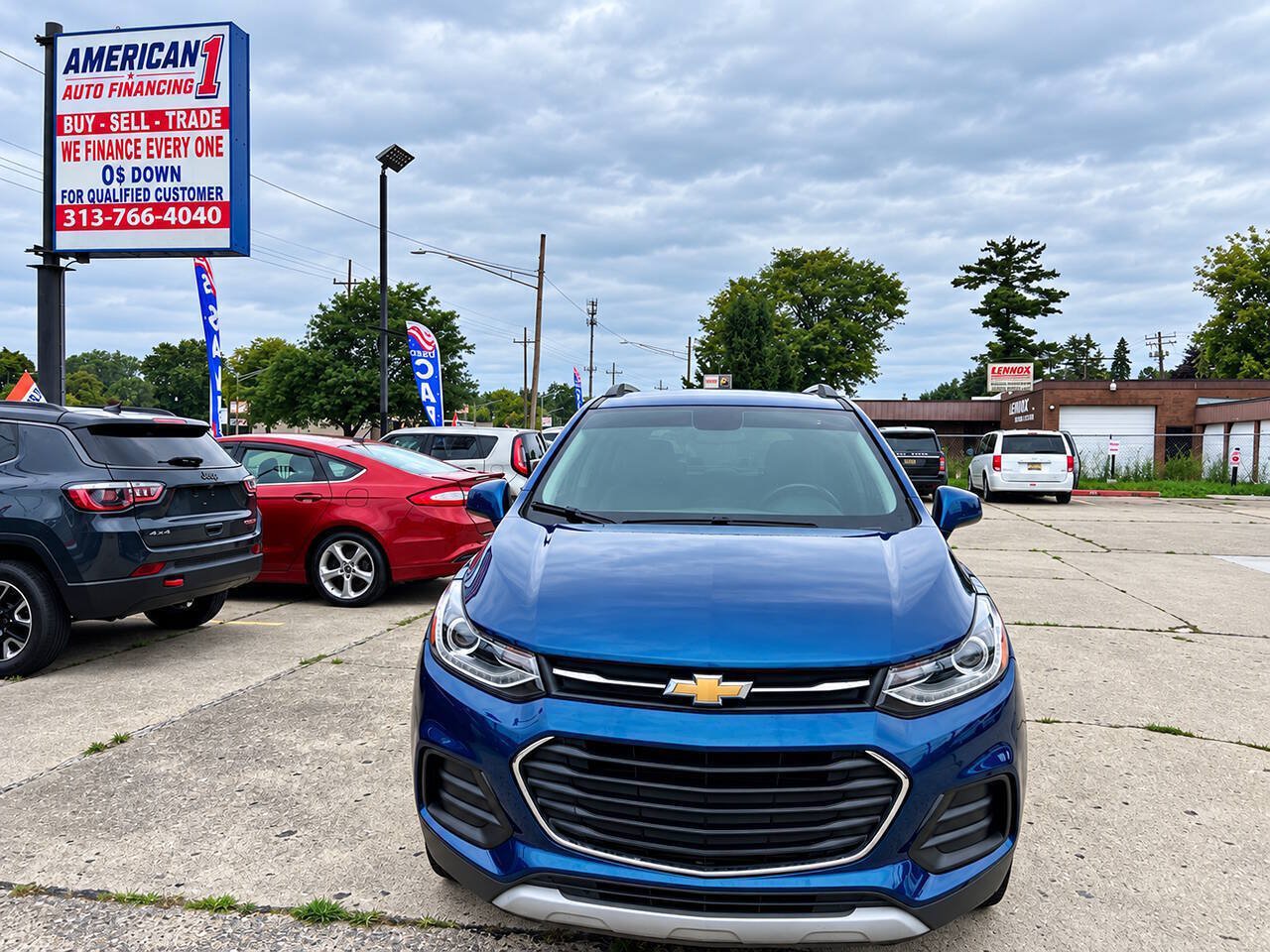 Used 2019 Chevrolet Trax LT w/ LT Convenience Package AWD/4WD image 3