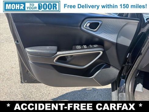 Used 2022 Kia Soul LX image 10