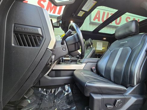 Used 2019 Ford F250 Platinum w/ Platinum Ultimate Package image 12