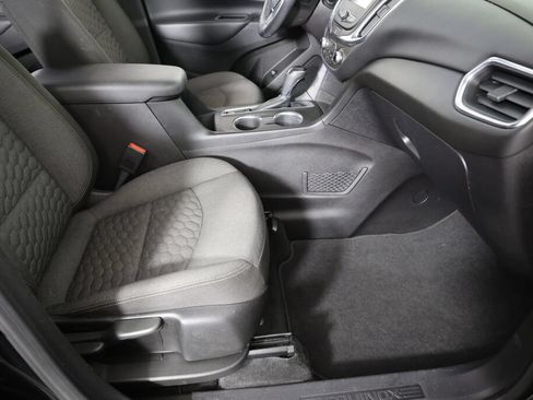 Used 2018 Chevrolet Equinox LT FWD image 28