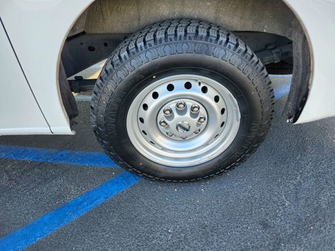 Used 2018 Nissan NV 2500 S RWD image 11