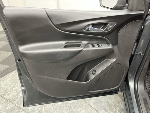 Used 2018 Chevrolet Equinox LT image 6
