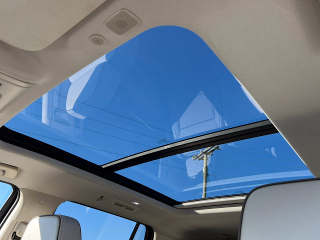 Used 2024 GMC Yukon Denali AWD/4WD image 13