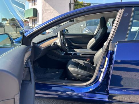 Used 2023 Tesla Model 3 Standard Range RWD image 11