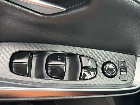 Used 2022 Nissan Sentra SR w/ Electronics Package FWD image 33
