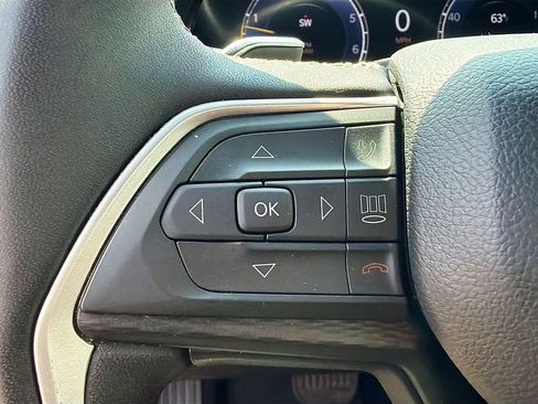 Used 2024 Jeep Grand Cherokee Altitude image 33