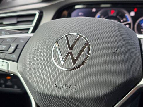 Used 2024 Volkswagen Atlas Peak Edition SEL AWD/4WD image 32
