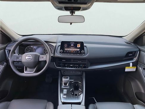 Certified 2025 Nissan Rogue SV w/ SV Premium Package image 15