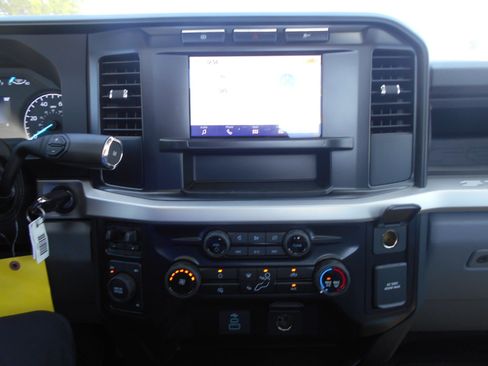 Used 2024 Ford F550 4x4 Regular Cab Super Duty image 41