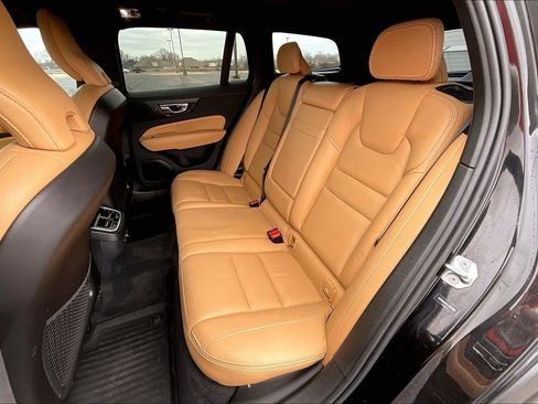 Used 2020 Volvo V60 T5 Cross Country w/ Protection Package Premier image 17