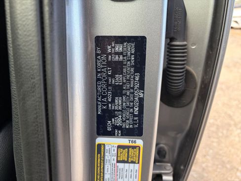 Used 2025 Kia Soul LX w/ LX Technology Package FWD image 27