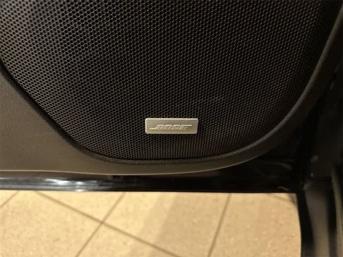 Used 2017 GMC Acadia SLT image 34