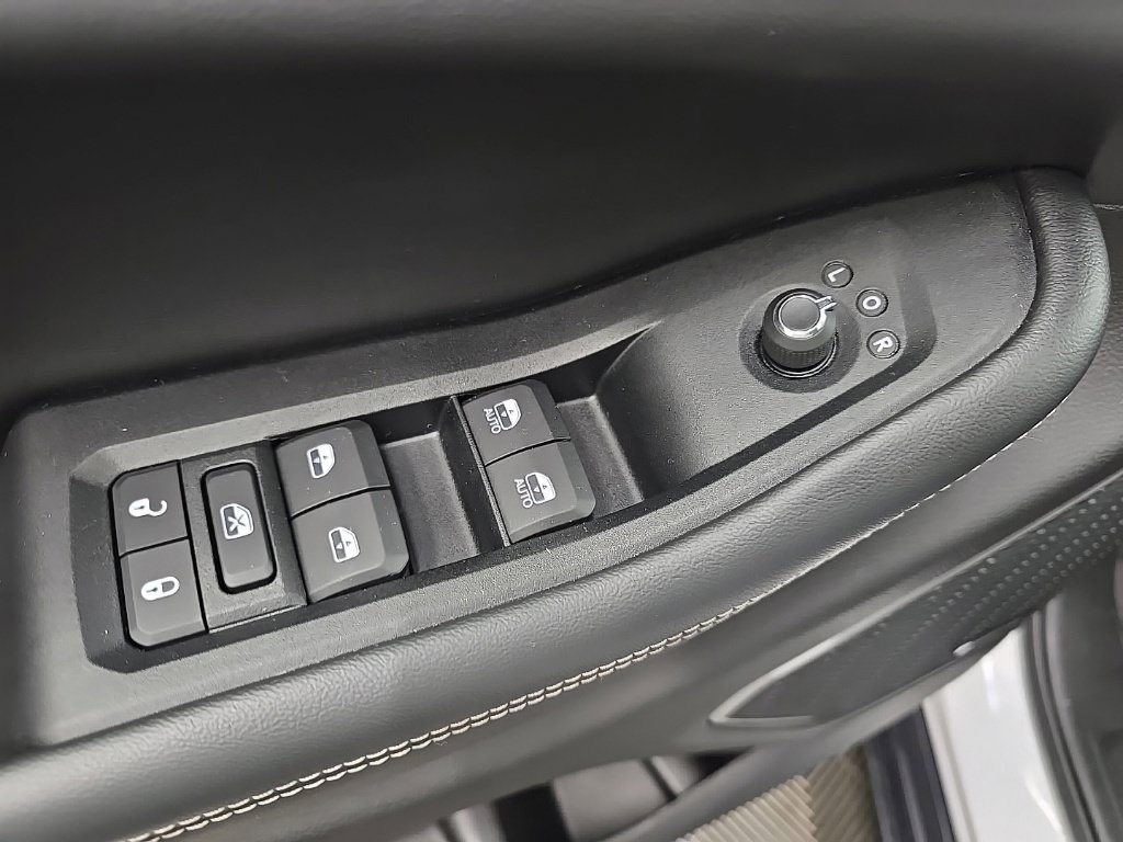 Used 2023 Jeep Grand Cherokee 4WD 4xe w/ Luxury Tech Group II image 54