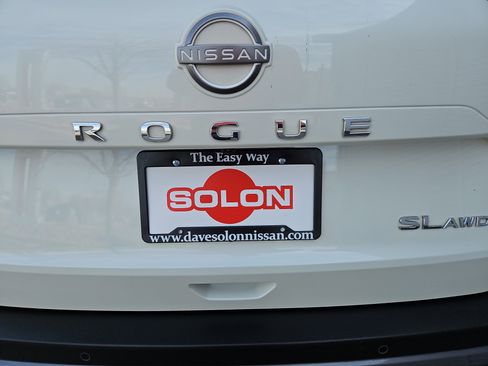 Used 2023 Nissan Rogue SL w/ SL Premium Package image 30