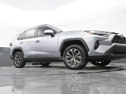 Used 2022 Toyota RAV4 XLE Premium AWD/4WD image 26