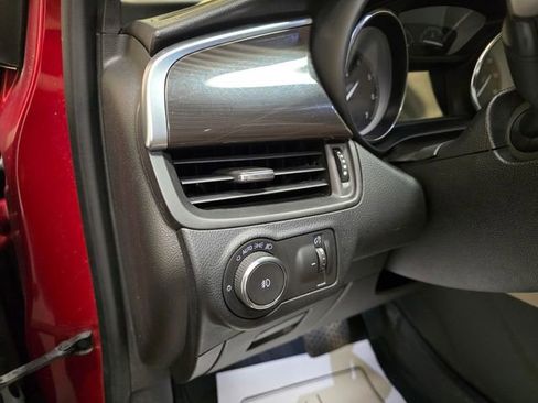 Used 2019 Buick Envision Preferred image 17