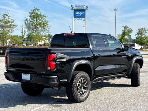 Used 2024 Chevrolet Colorado ZR2 w/ Technology Package AWD/4WD image 23