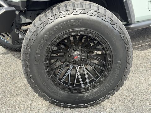 Used 2024 Jeep Wrangler Sport S image 15