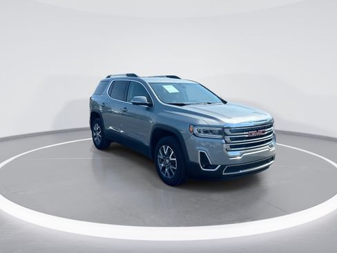 Used 2023 GMC Acadia SLT w/ LPO, Floor Liner Package FWD image 2