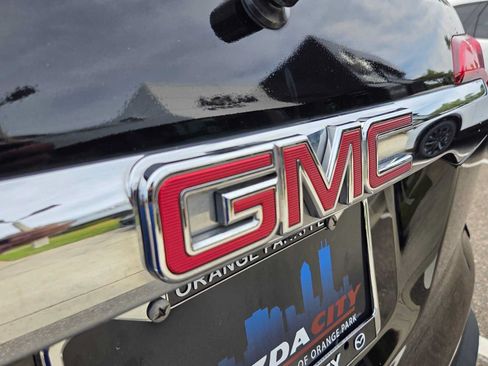 Used 2017 GMC Acadia SLT FWD image 16
