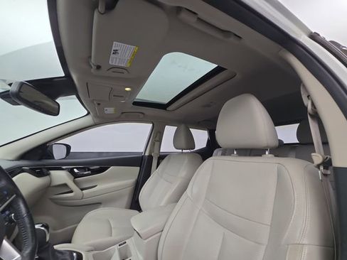 Used 2019 Nissan Rogue Sport SL w/ Premium Package image 40