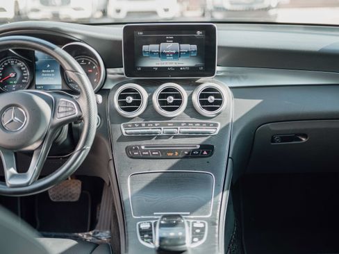 Used 2017 Mercedes-Benz GLC 300 w/ Premium 2 Package image 8