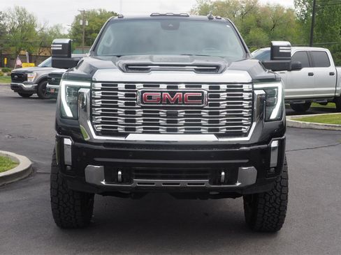 Used 2024 GMC Sierra 3500 Denali w/ Denali Reserve Package image 2