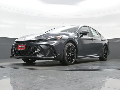 Used 2026 Toyota Camry SE FWD image 29