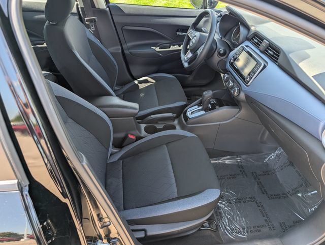 Used 2025 Nissan Versa SV FWD image 4