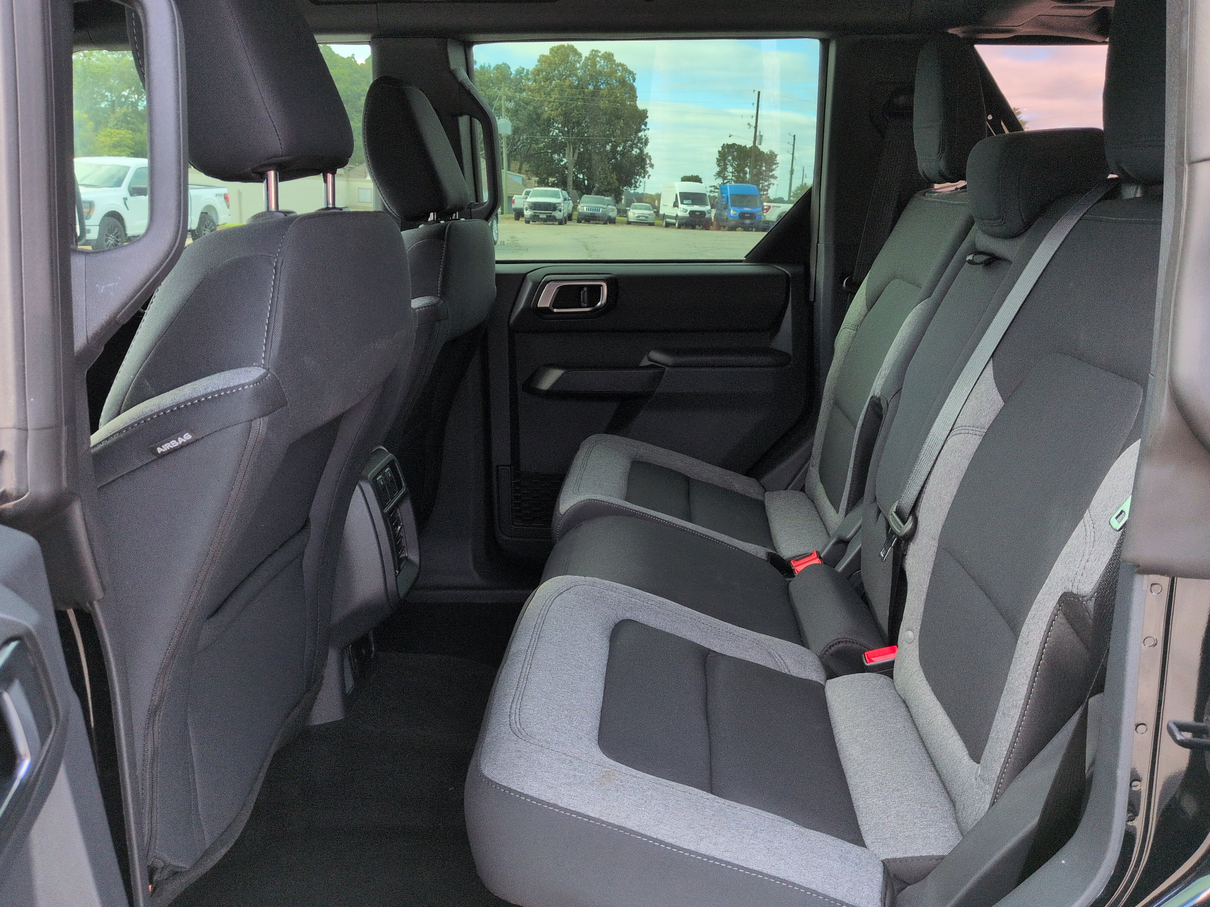 Used 2025 Ford Bronco 4-Door AWD/4WD image 12