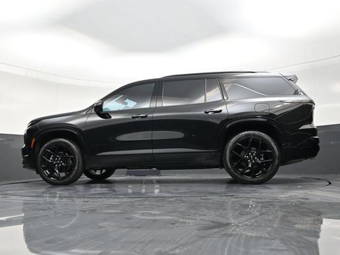 Used 2024 Chevrolet Traverse RS FWD image 18