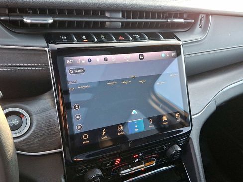 Used 2022 Jeep Grand Cherokee L Limited image 19