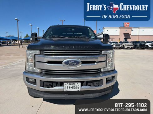 Used 2017 Ford F250 Lariat w/ Lariat Value Package image 2