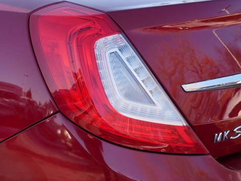 Used 2015 Lincoln MKS w/ Equipment Group 101A image 17