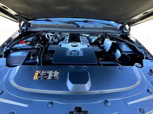 Used 2017 Cadillac Escalade Luxury image 31