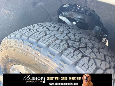 Used 2023 Chevrolet Silverado 1500 High Country w/ Z71 Off-Road Package AWD/4WD image 20