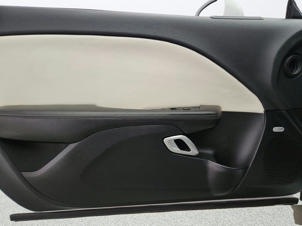 Used 2016 Dodge Challenger R/T Scat Pack w/ Driver Convenience Group RWD image 25
