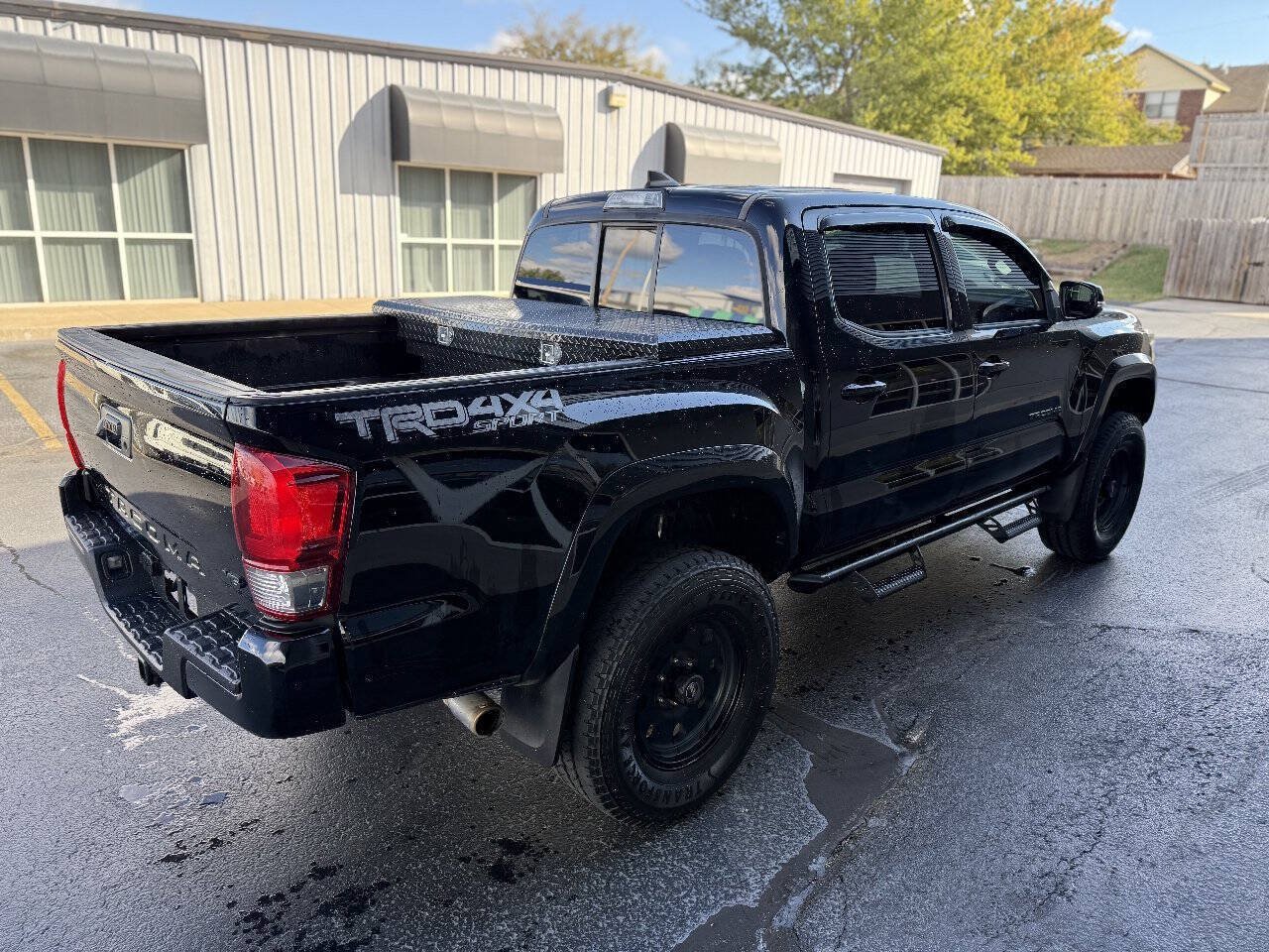 Used 2016 Toyota Tacoma TRD Sport w/ Towing Package AWD/4WD image 7
