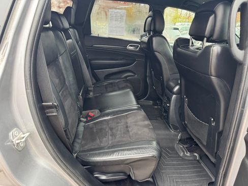 Used 2018 Jeep Grand Cherokee Altitude image 12