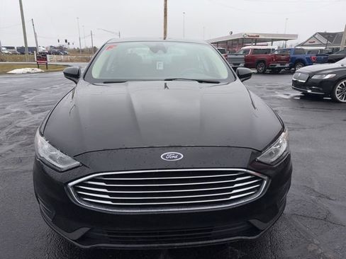 Used 2020 Ford Fusion SE image 2